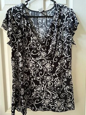 ✨Perseption Black Top with White Floral Scroll Print